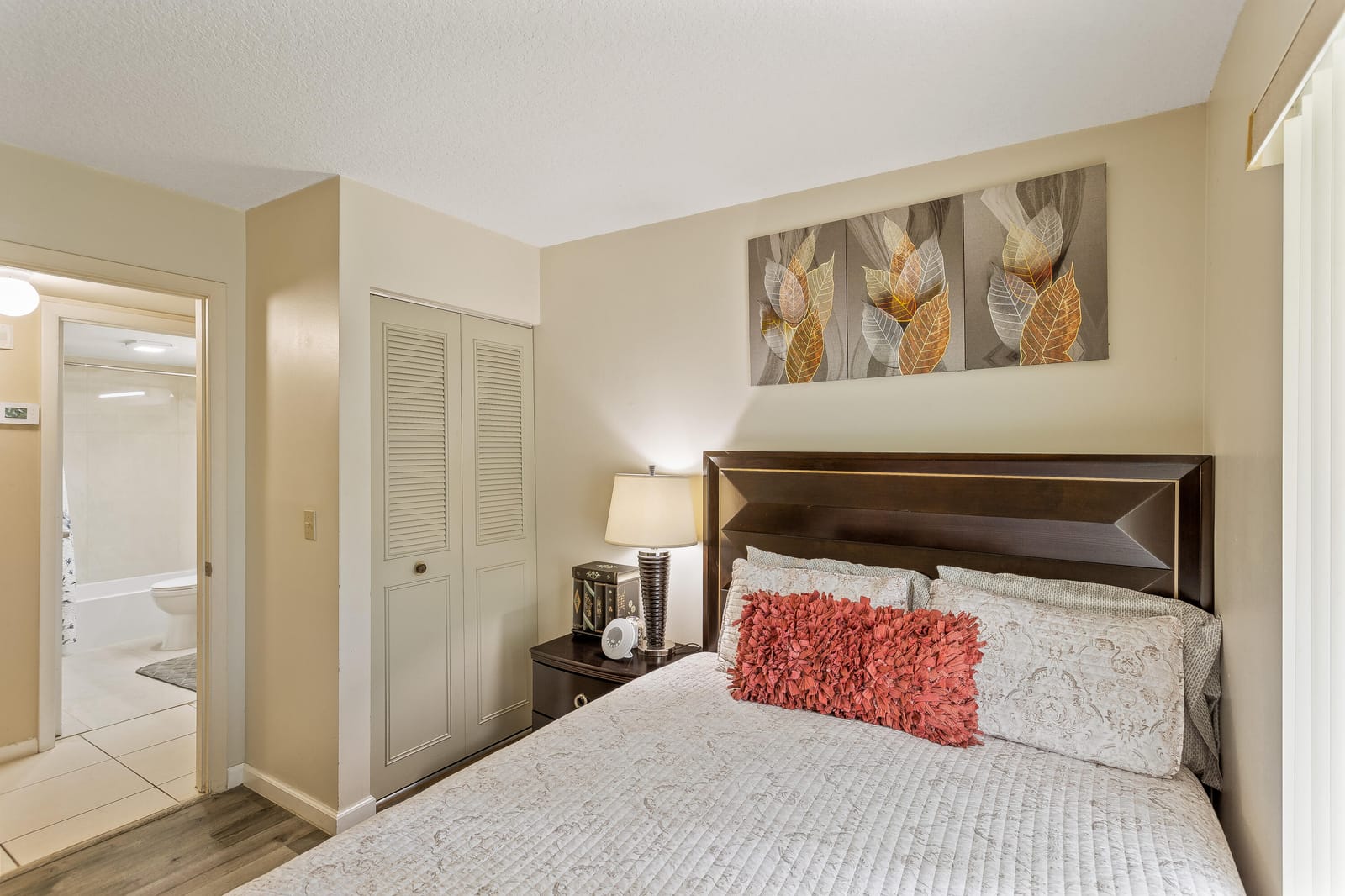 1102 Green Pine Boulevard H1, West Palm Beach, FL 33409 photo 17