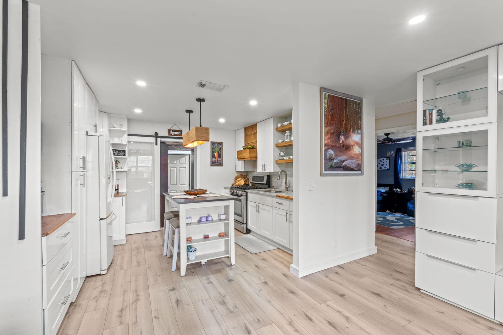 4861 Orlando Avenue — photo 11
