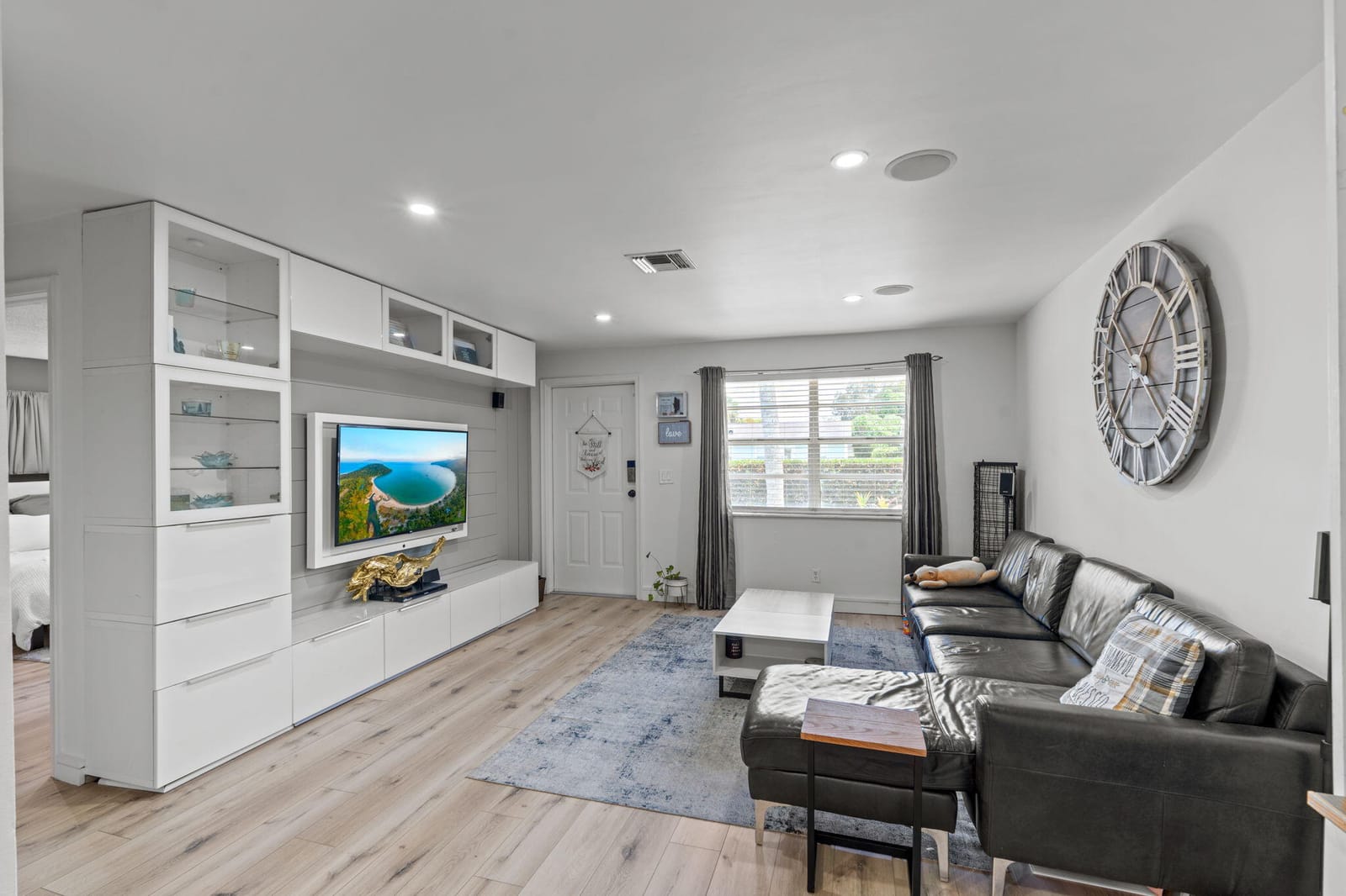 4861 Orlando Avenue — photo 8