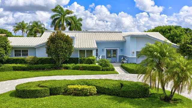 3533 Pine Lake Court, Delray Beach, FL 33445