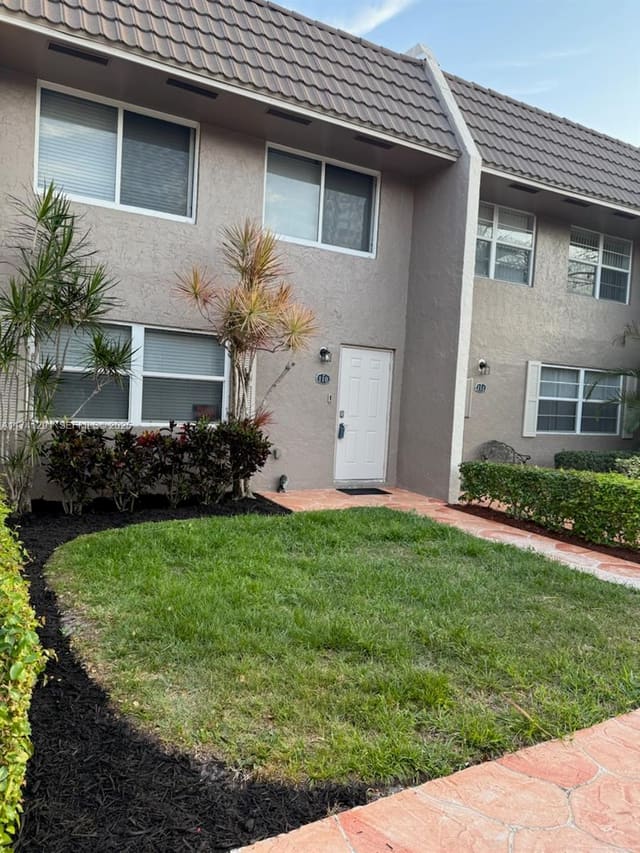 9050 NW 28th Street 110, sold in Country Village Condo, Coral Springs, FL
