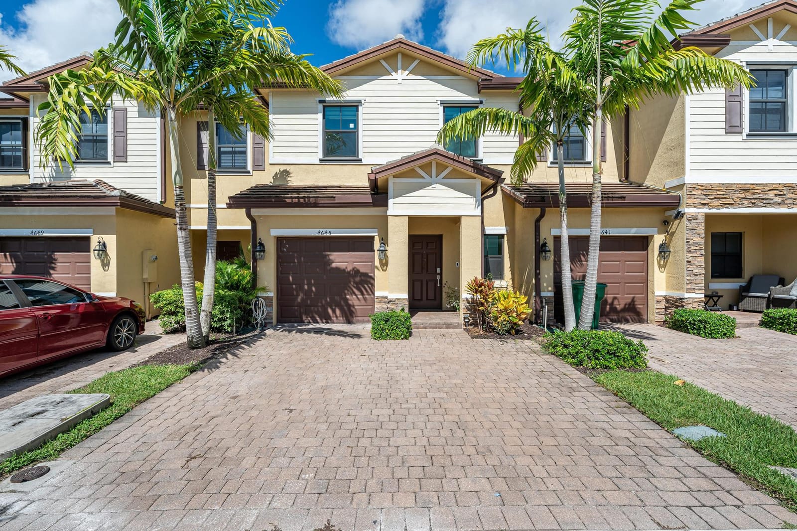 4645 Caspian Way, Davie, FL 33314