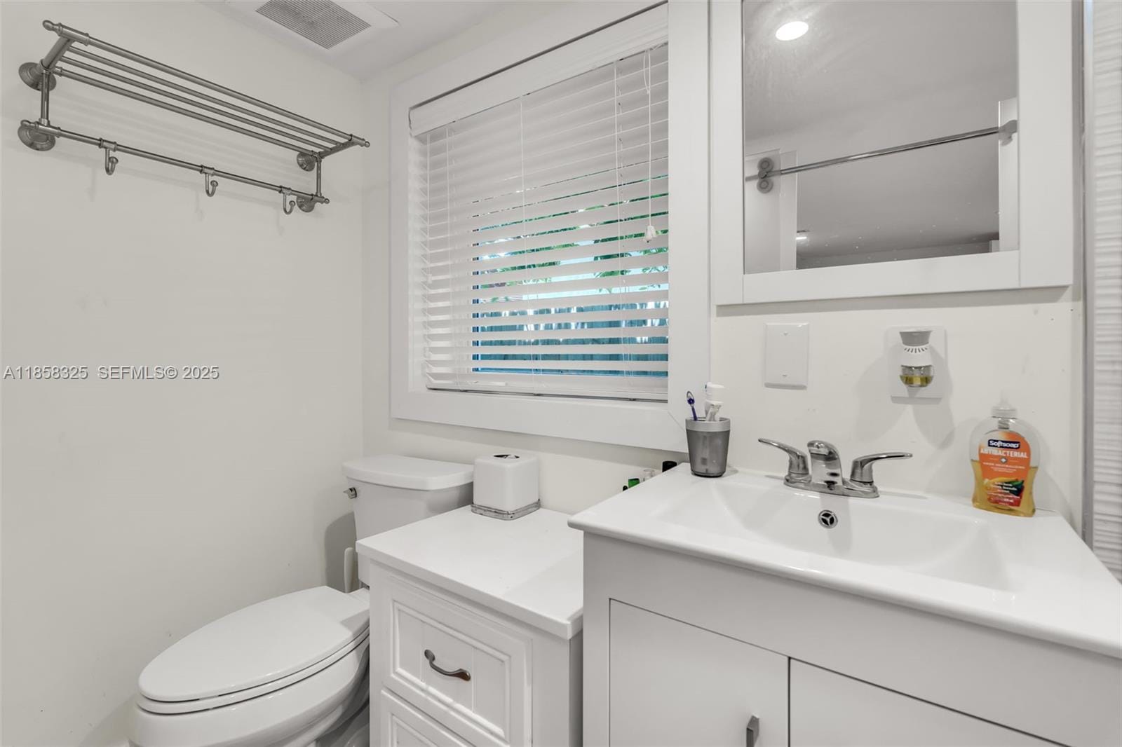 285 W Enid Drive, Key Biscayne, FL 33149 photo 23