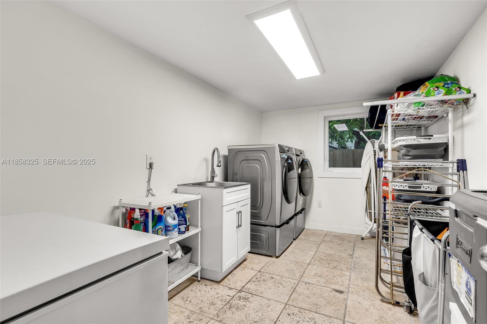 285 W Enid Drive, Key Biscayne, FL 33149 photo 24