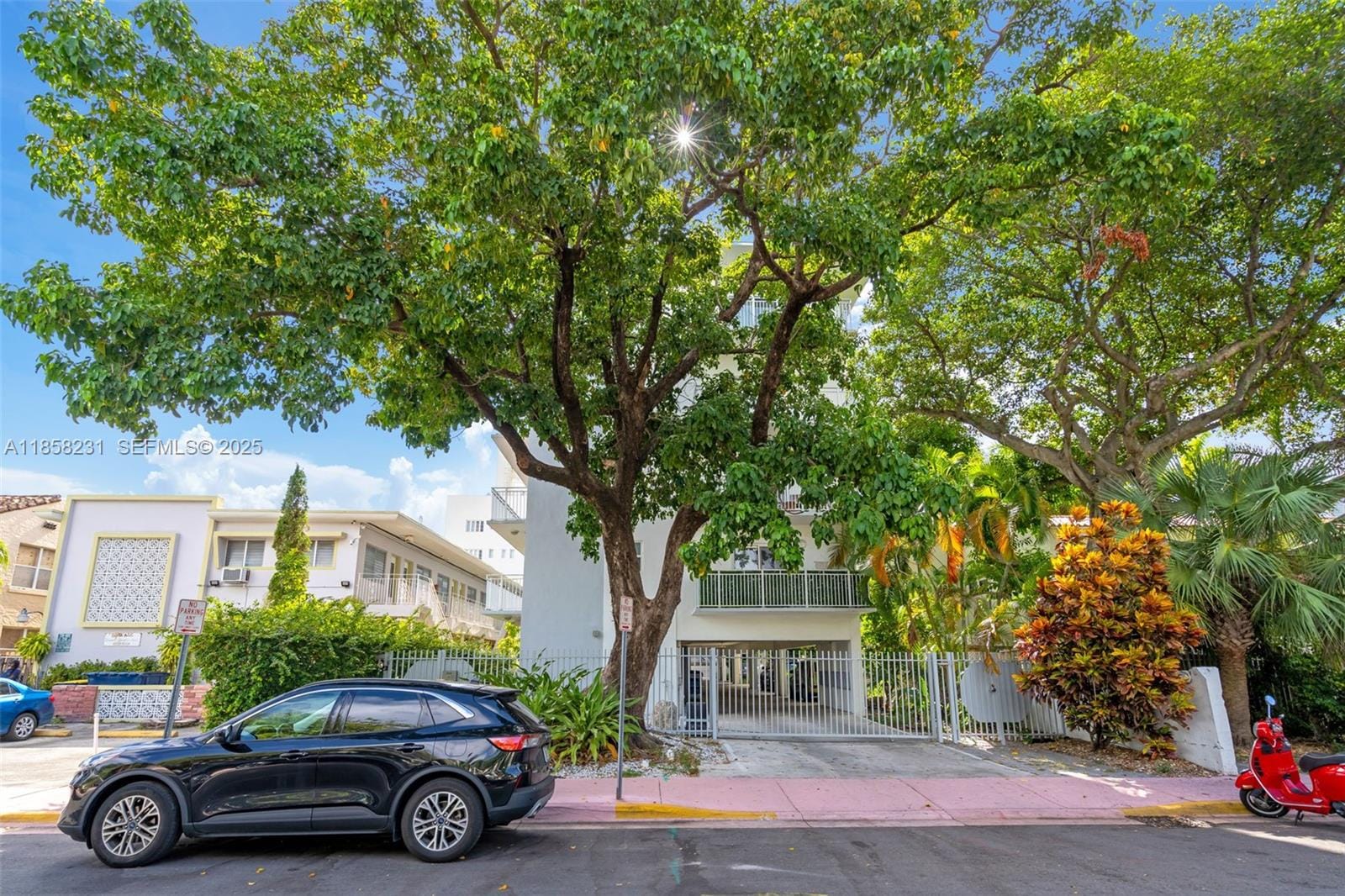 1519 Drexel Avenue 403, Miami Beach, FL 33139 photo 23