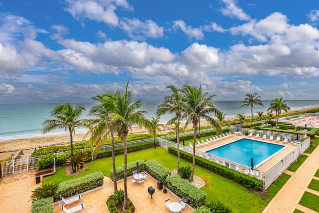 9800 S Ocean Drive 401, sold in Island Beach Club, A Condominium, Jensen Beach, FL