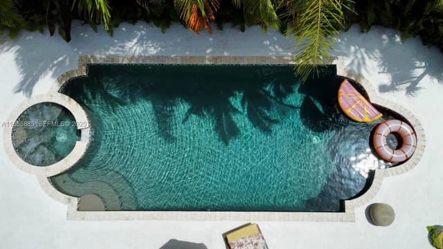 660 NE 72nd Street, sold in Washington Place, Miami, FL