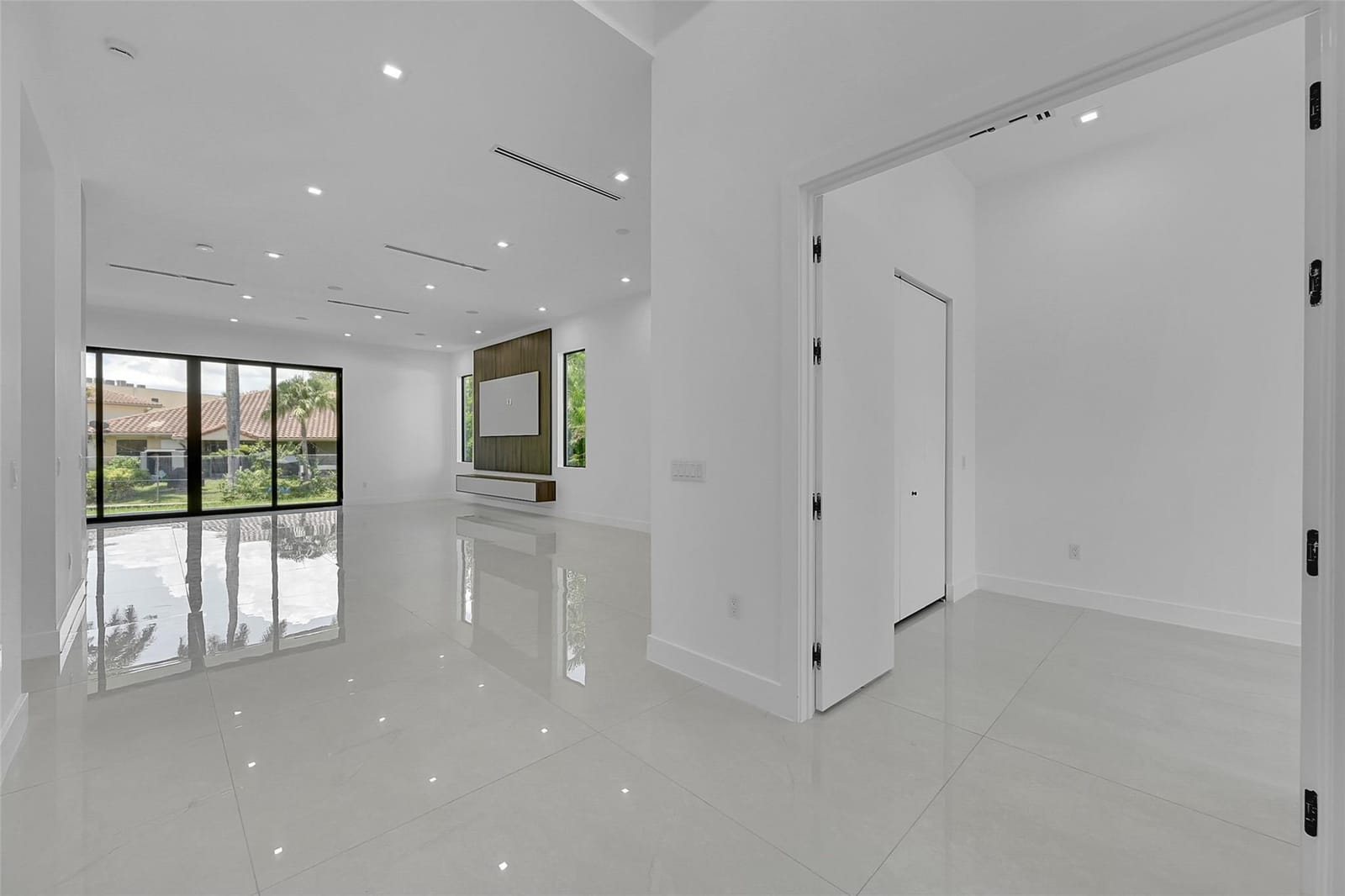 656 NW 21st Street — photo 2