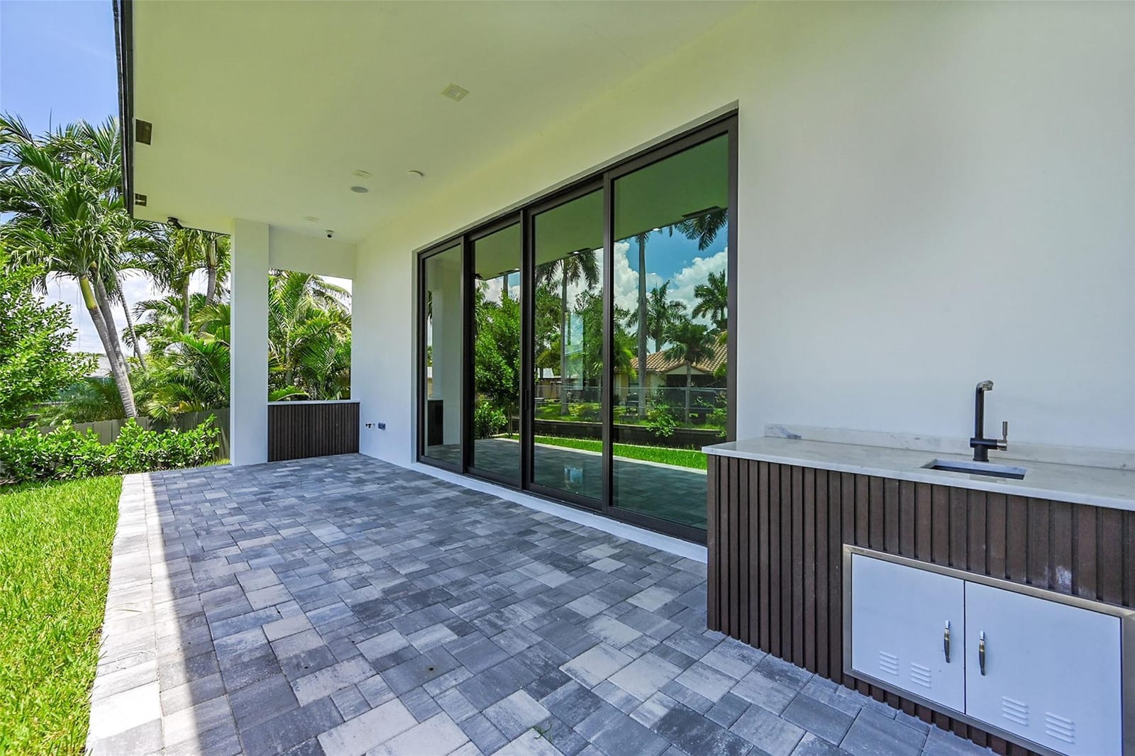 656 NW 21st Street, Wilton Manors, FL 33311 photo 27