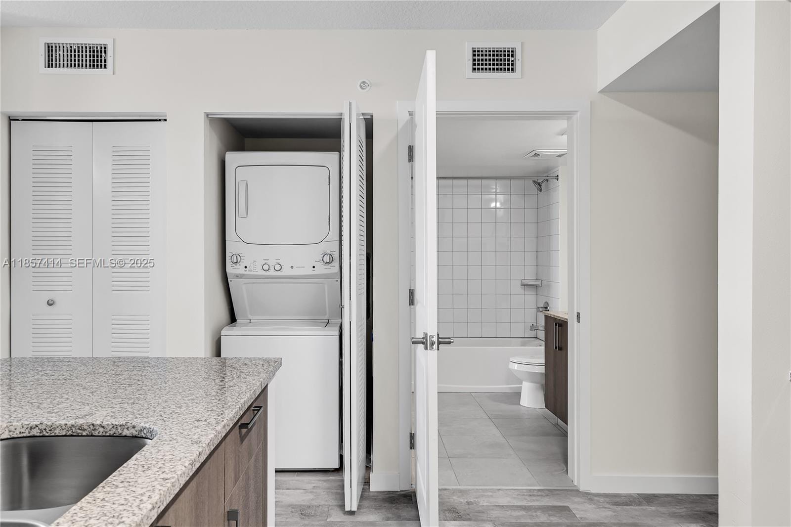 400 NW 112th Avenue 323 — photo 12