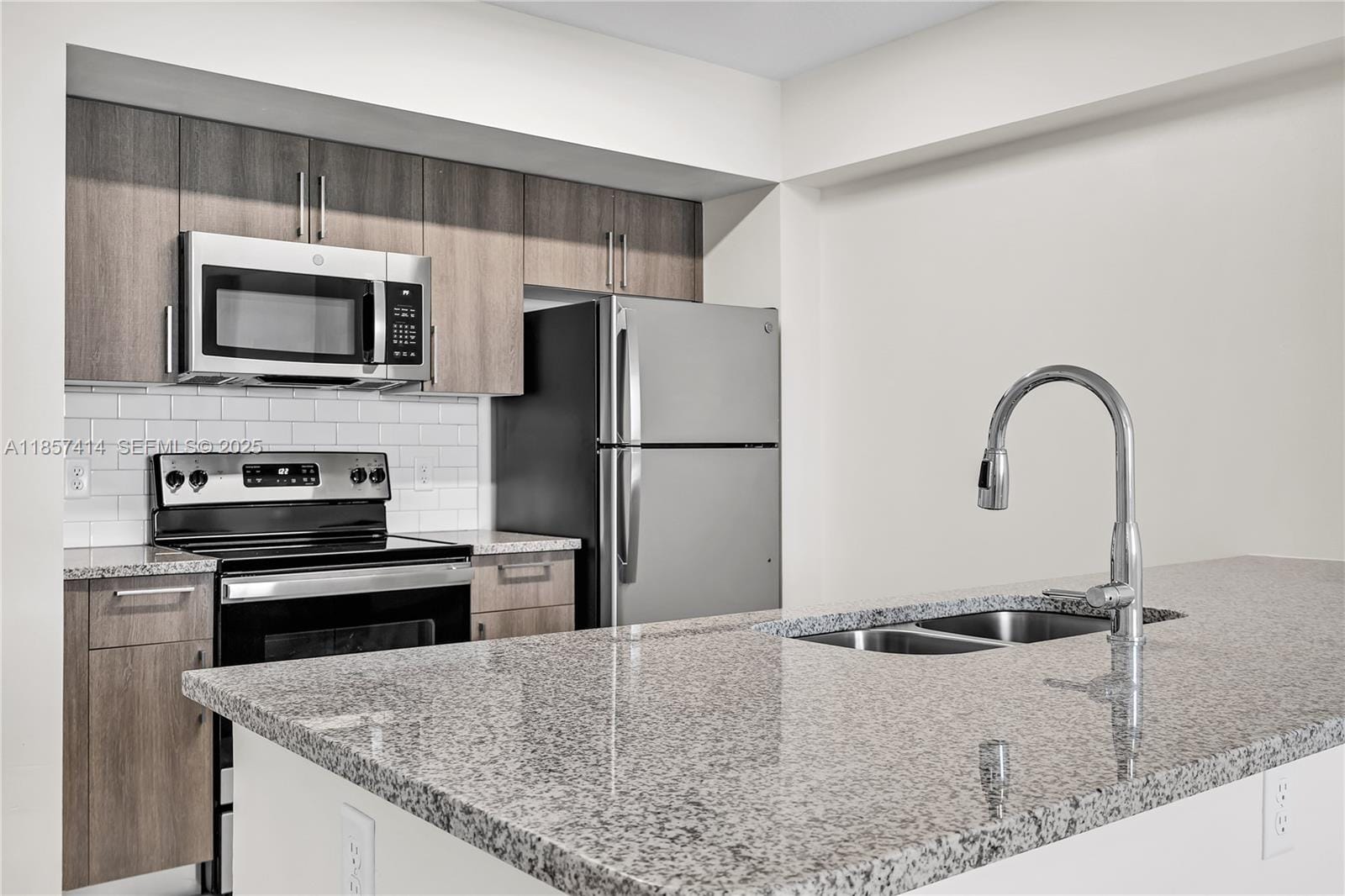 400 NW 112th Avenue 323, Sweetwater, FL 33172 photo 18