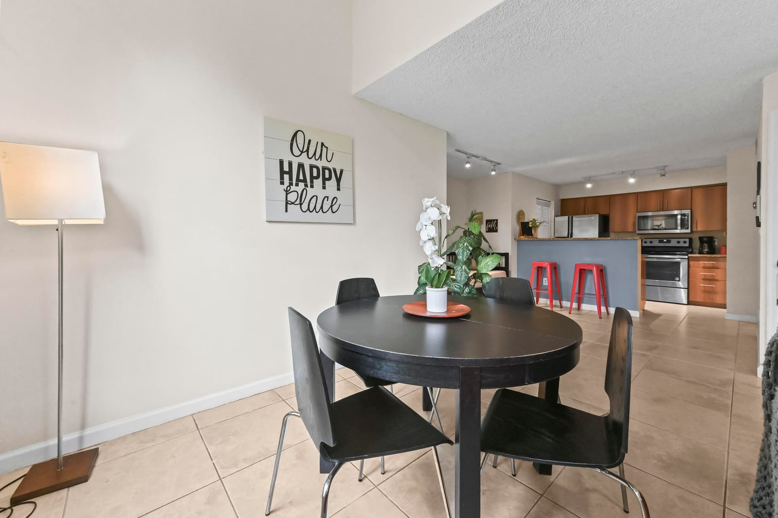 1205 Crystal Way K — photo 2