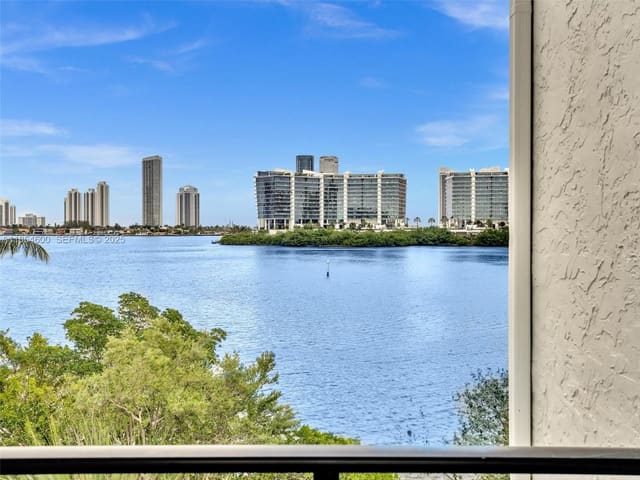 3255 NE 184th Street 12406, Aventura, FL 33160