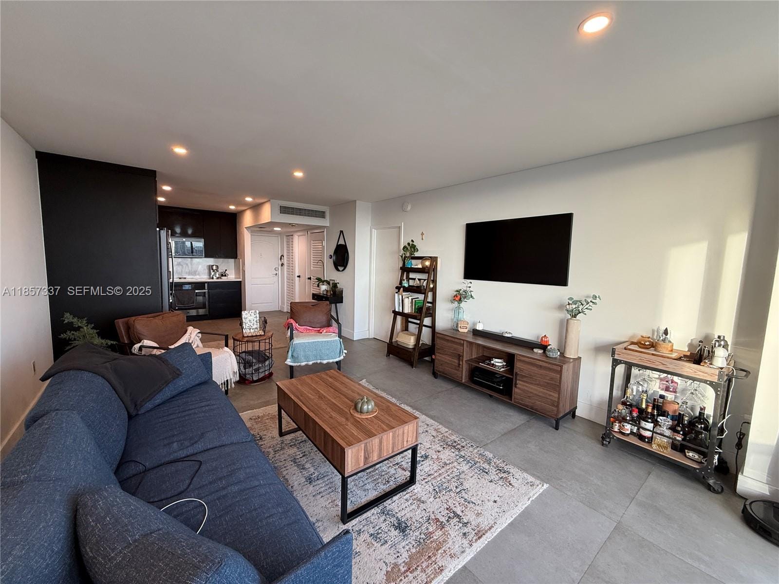 3625 N Country Club Drive PH5 — photo 4