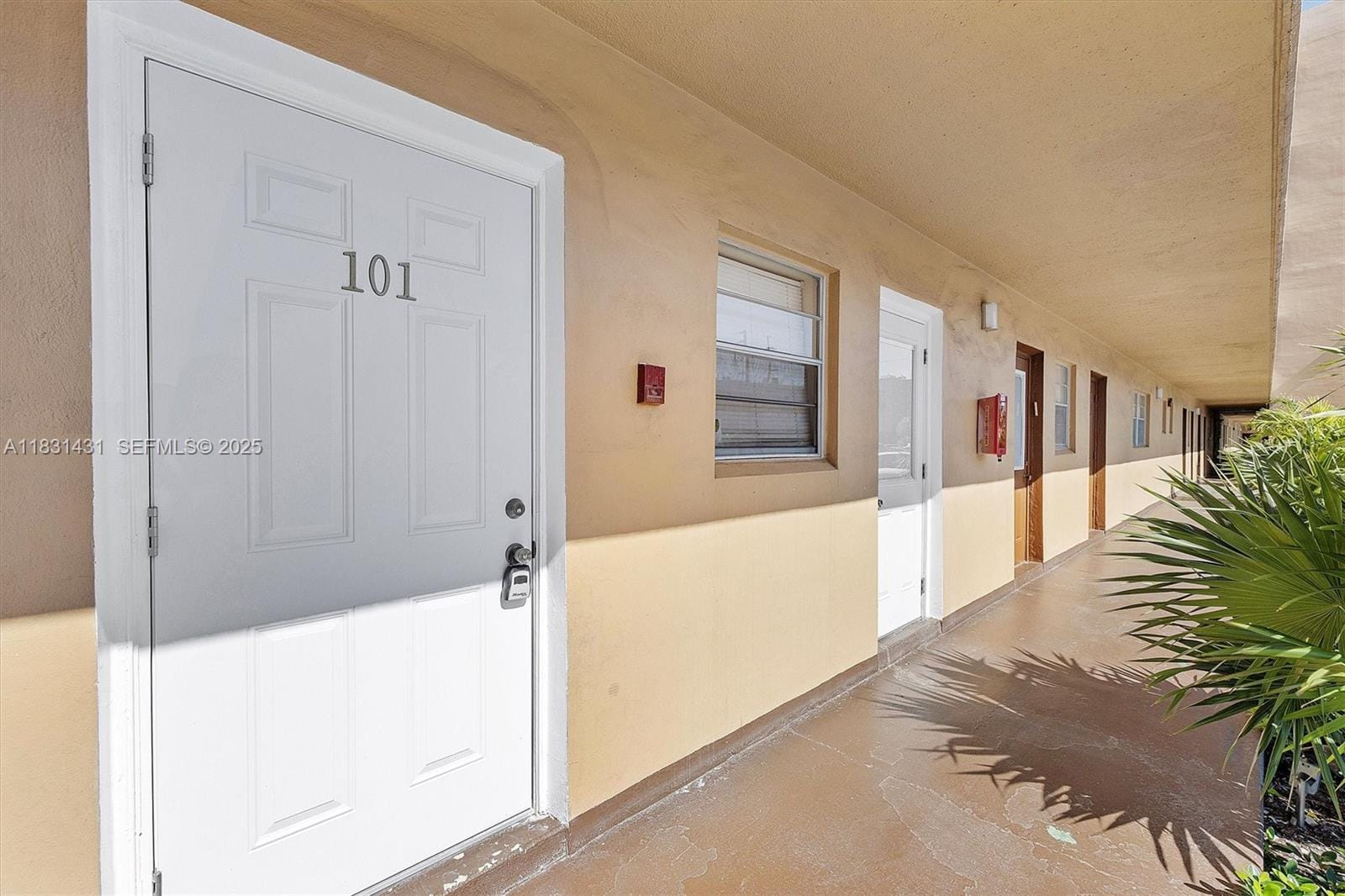 219 NE 14th Avenue 101, Hallandale Beach, FL 33009 photo 2