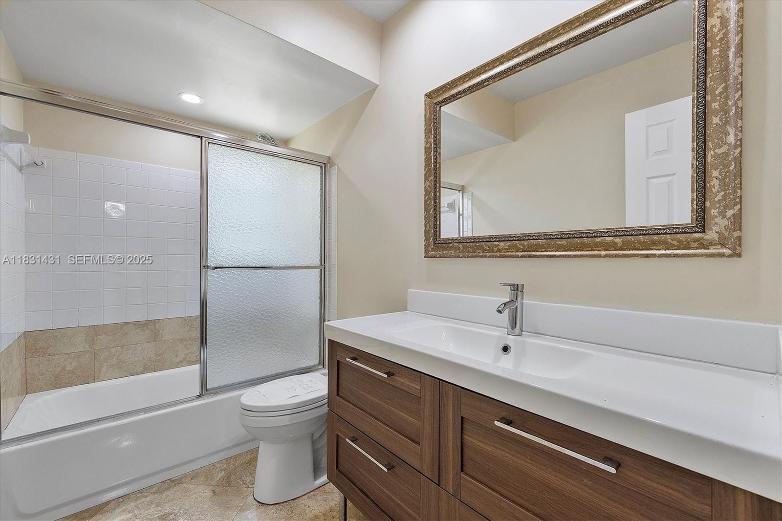 219 NE 14th Avenue 101, Hallandale Beach, FL 33009 photo 12