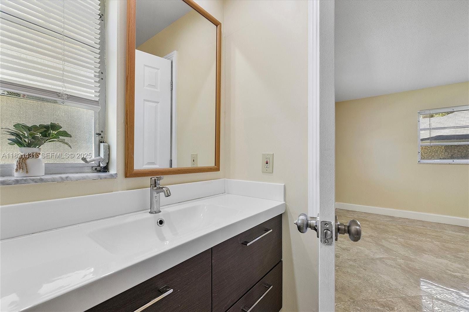 219 NE 14th Avenue 101, Hallandale Beach, FL 33009 photo 18