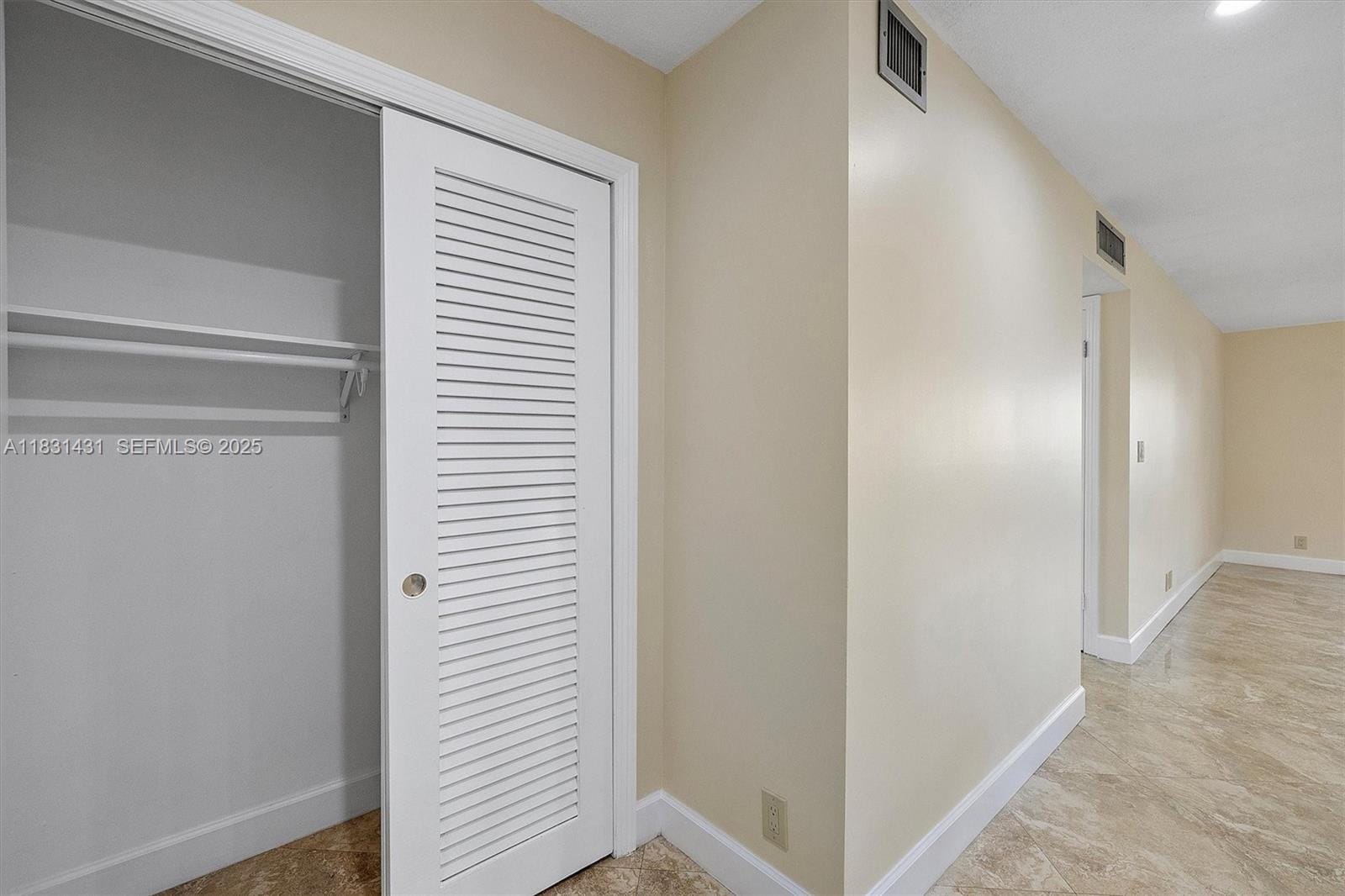 219 NE 14th Avenue 101, Hallandale Beach, FL 33009 photo 21
