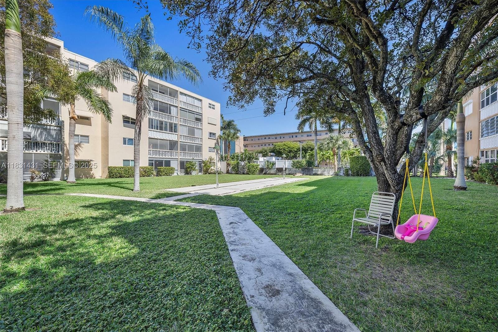 219 NE 14th Avenue 101, Hallandale Beach, FL 33009 photo 28