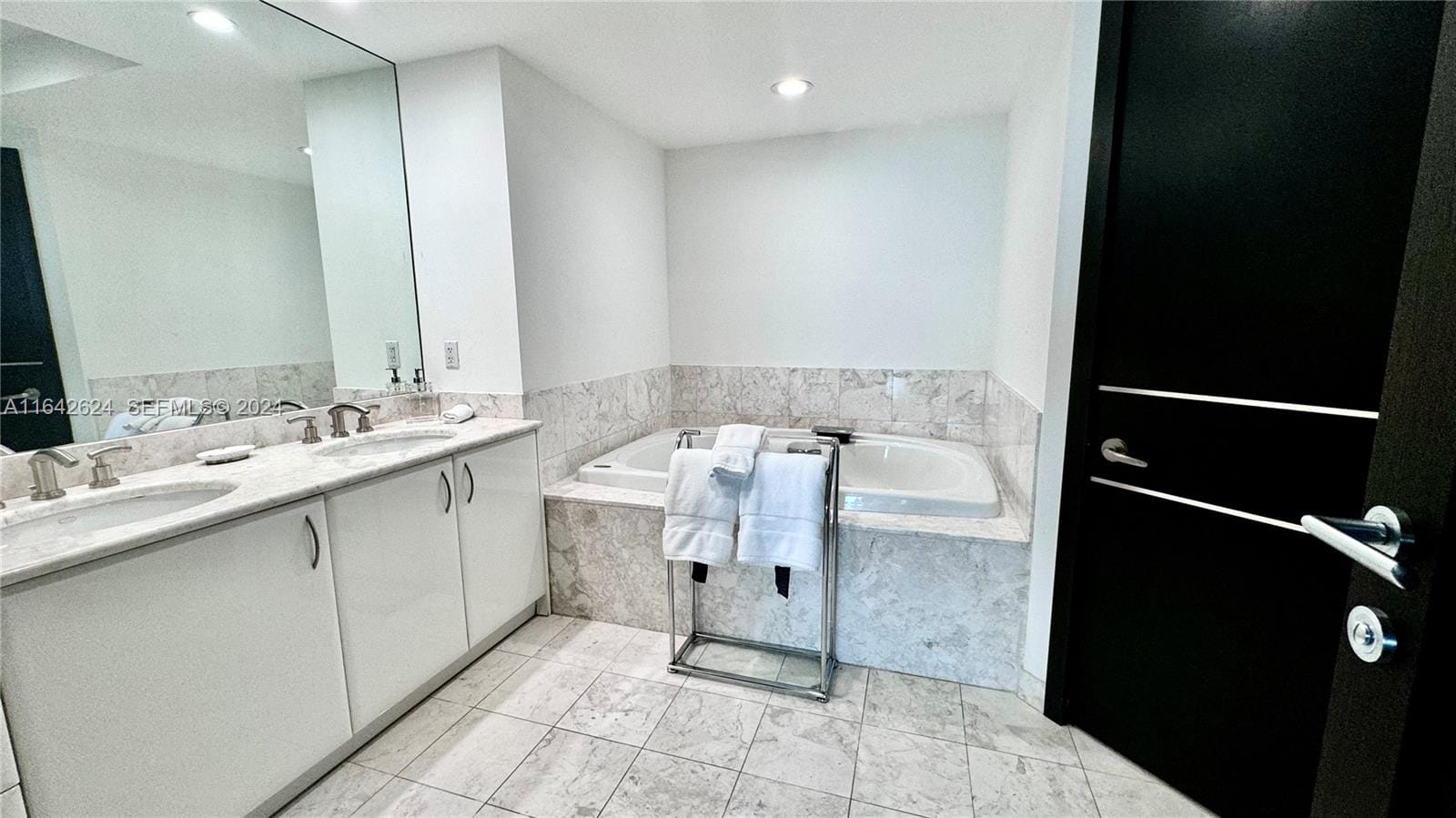 1331 Brickell Bay Drive 1109, Miami, FL 33131 photo 18