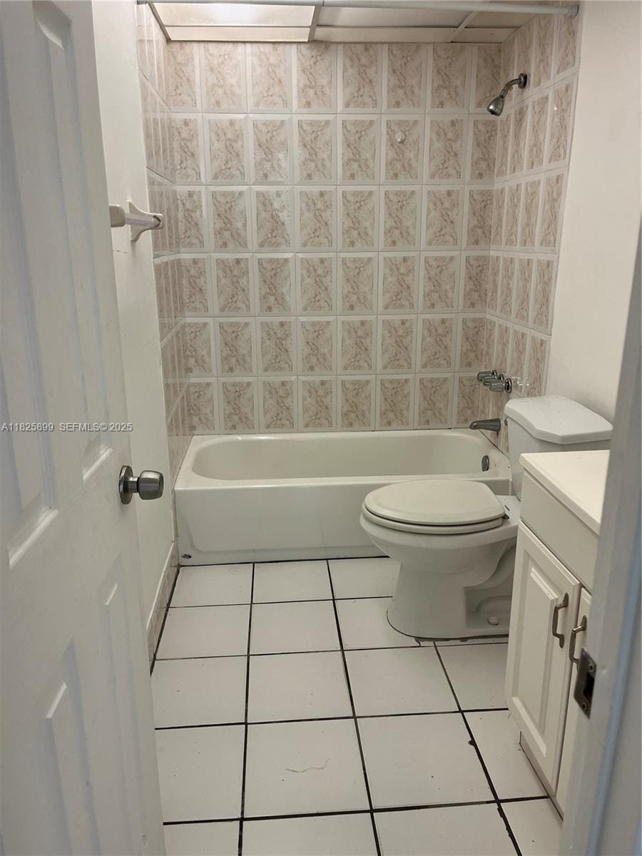 10000 NW 80th Court 2151 — photo 7