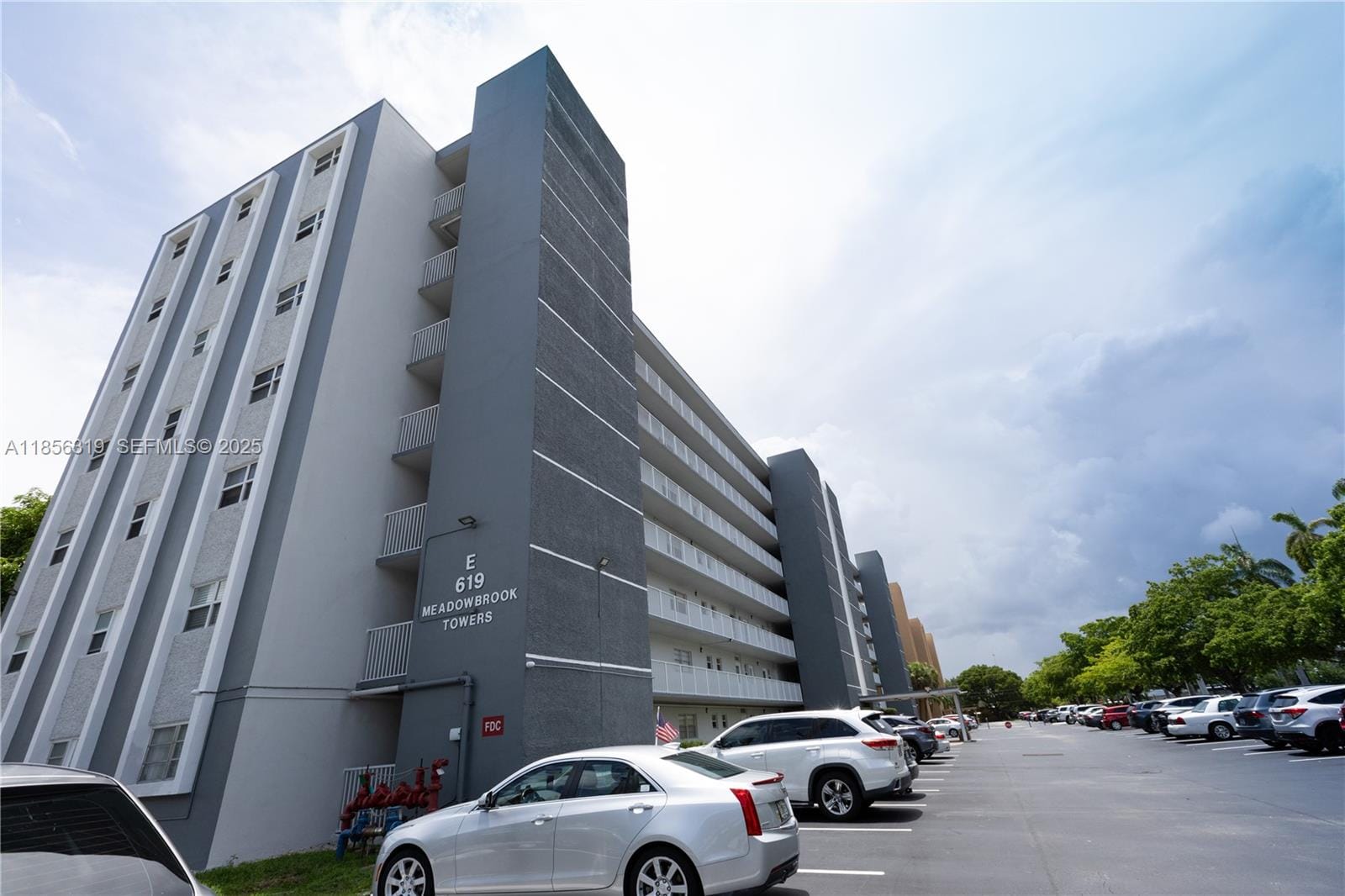 619 NE 14th Avenue 507, Hallandale Beach, FL 33009 photo 24