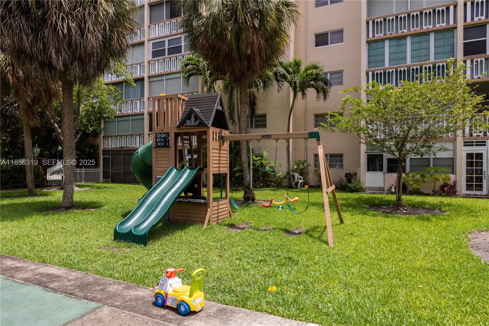 619 NE 14th Avenue 507, Hallandale Beach, FL 33009 photo 26