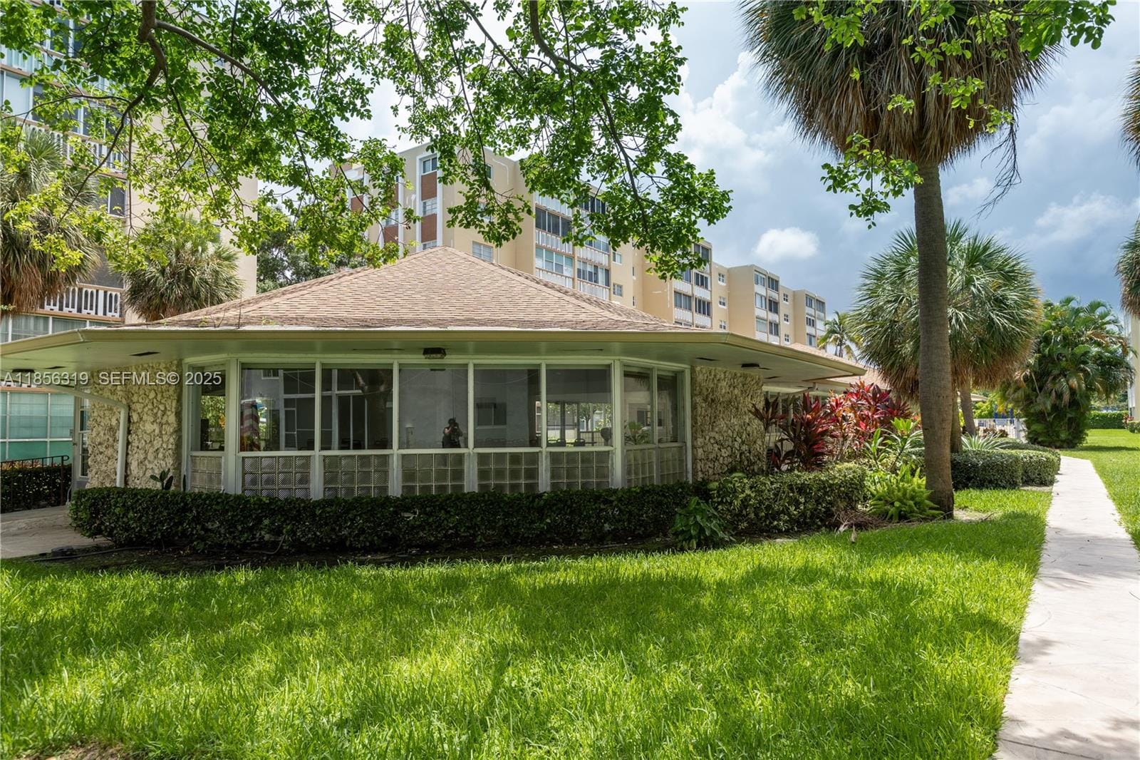 619 NE 14th Avenue 507, Hallandale Beach, FL 33009 photo 29