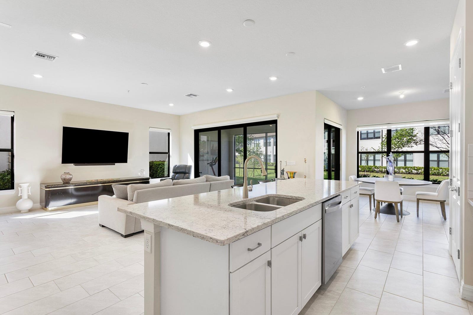 21908 Canadensis Circle 101, Boca Raton, FL 33428 photo 5