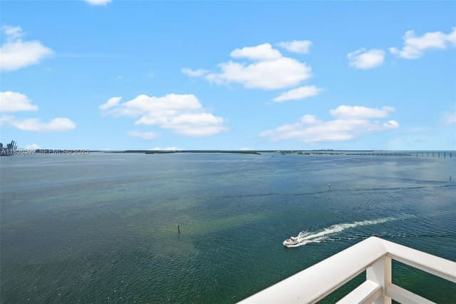 770 Claughton Island Drive 1915, Miami, FL 33131