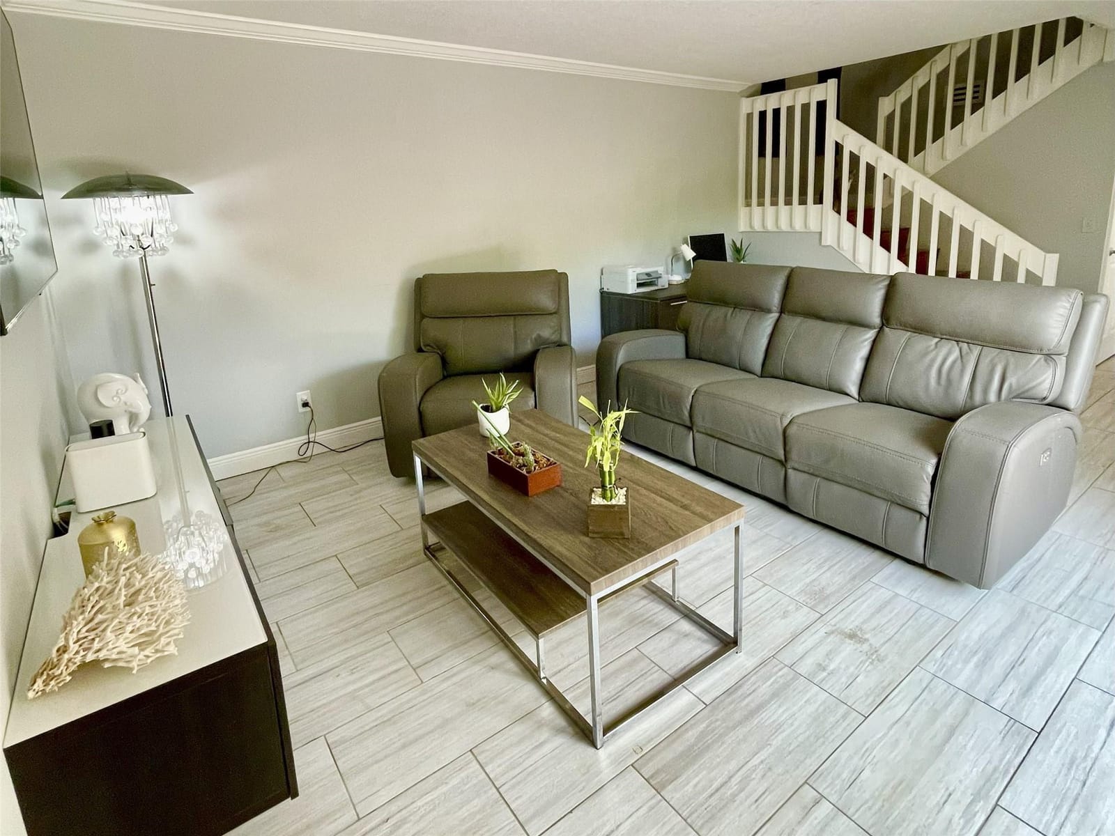 915 SW 120th Way — photo 2