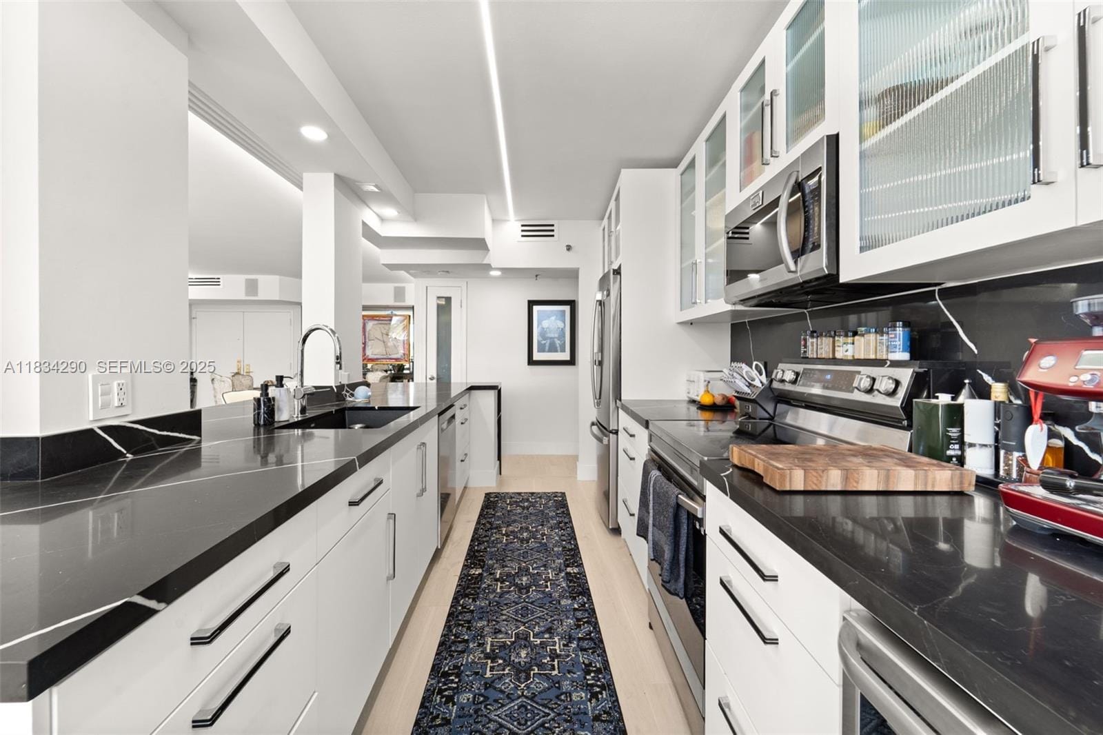 9 Island Avenue 406 — photo 11