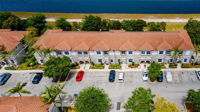 14053 SW 49th Street 7, sold in Las Terrazas At Vizcaya C, Miramar, FL