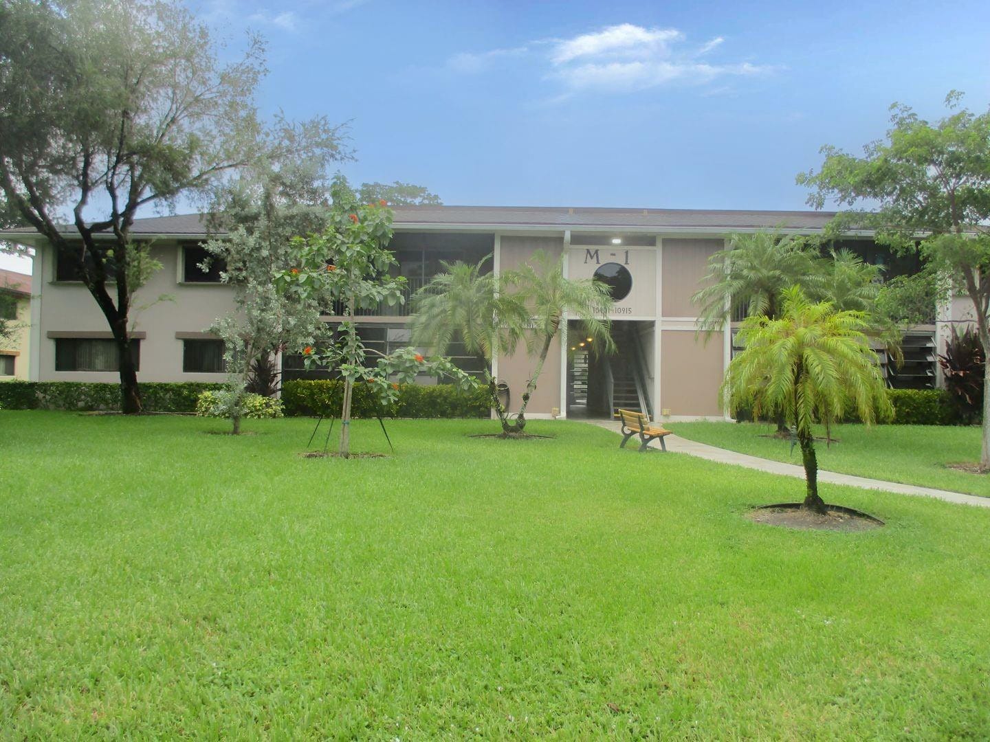 10909 W Clairmont Circle 103, Fort Lauderdale, FL 33321
