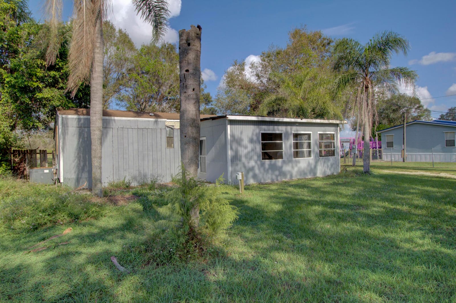 8455 SE 57th Drive — photo 4