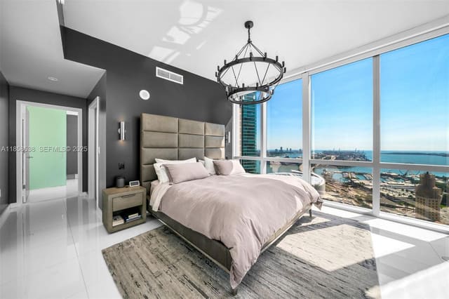 851 NE 1st Avenue 3011, Miami, FL 33132