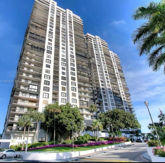 2333 Brickell Avenue 901, sold in Brickell Bay Club Condo, Miami, FL