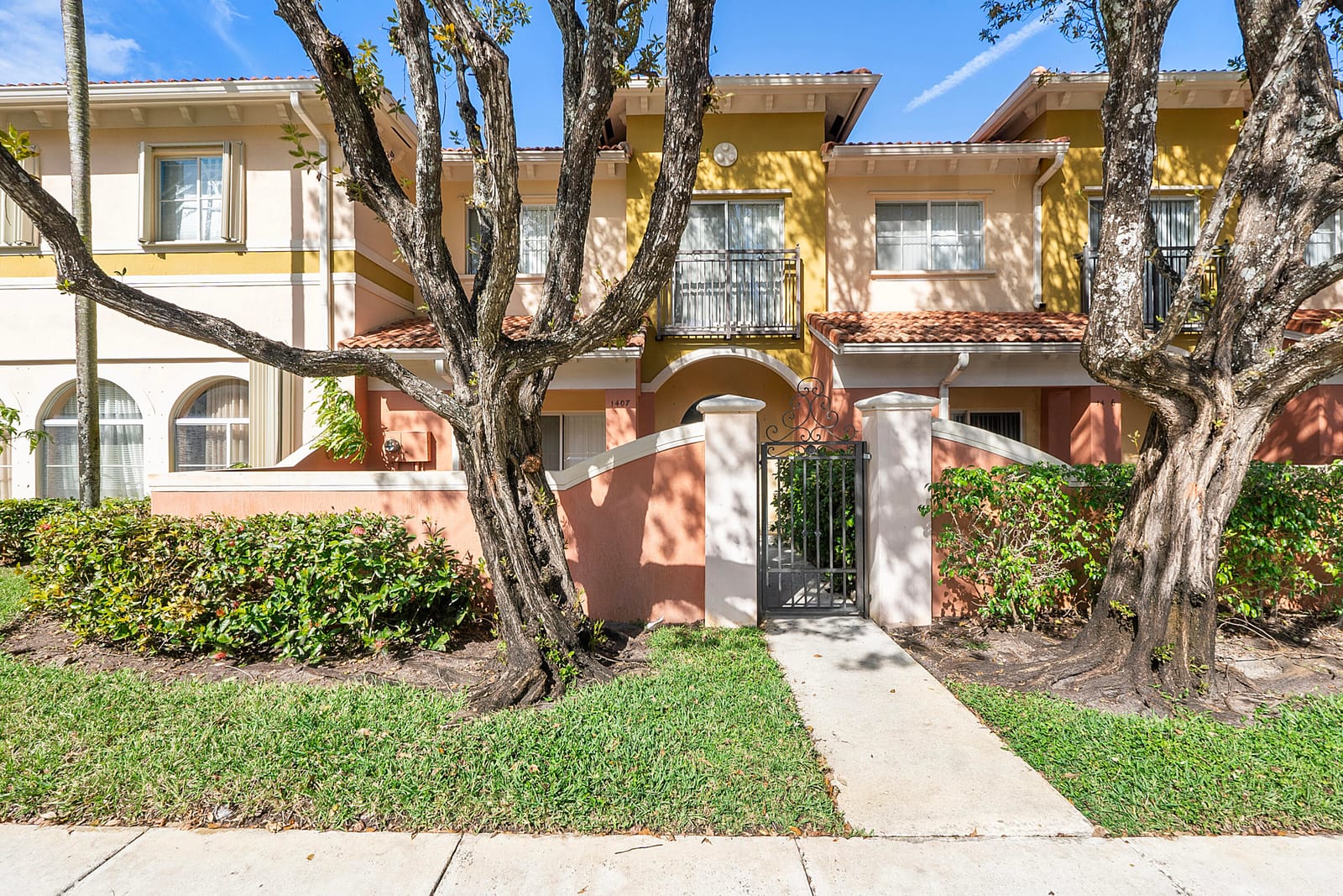 1407 S Santa Catalina Circle, North Lauderdale, FL 33068