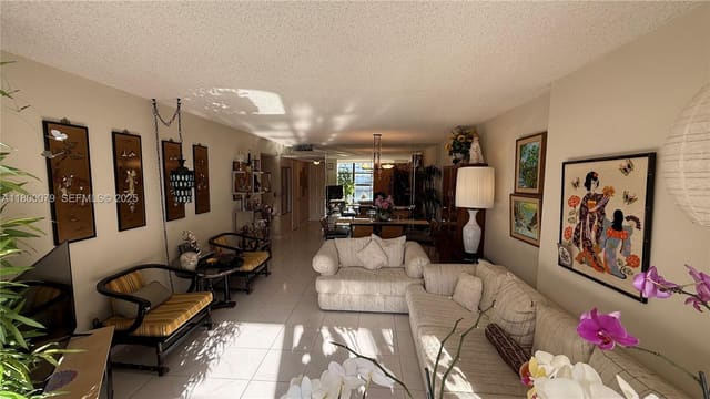 400 Leslie Drive 326, sold in Towers Of Oceanview East, Hallandale Beach, FL