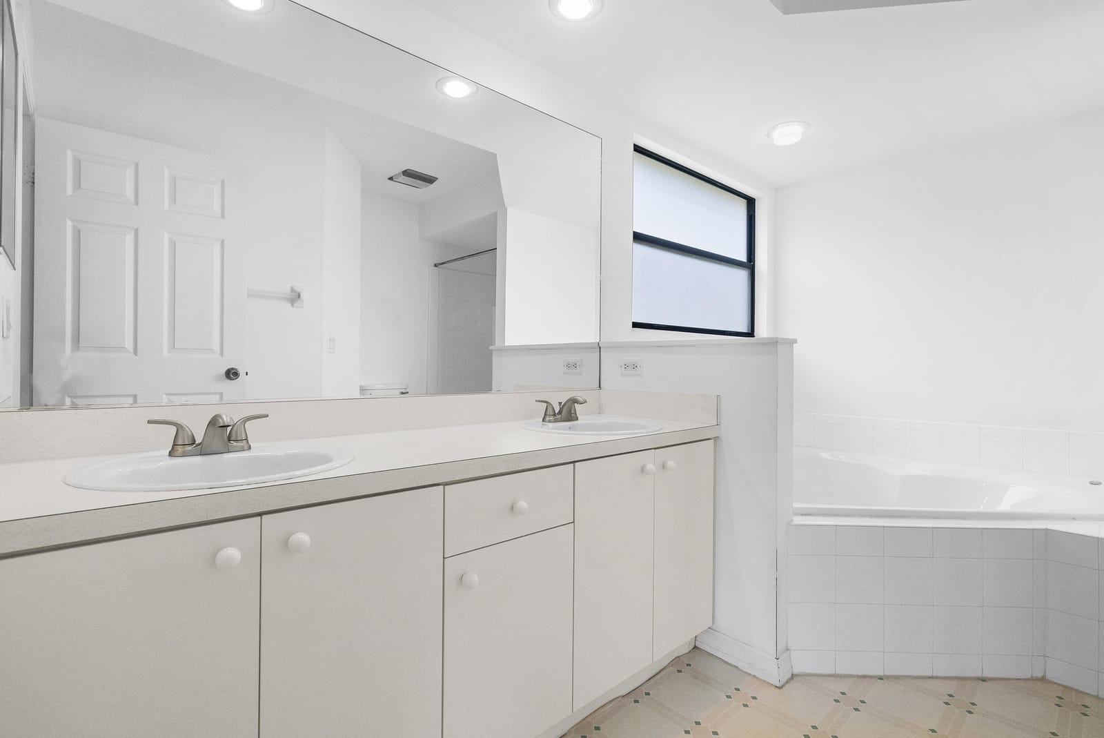 5940 NW Brenda Circle — photo 10