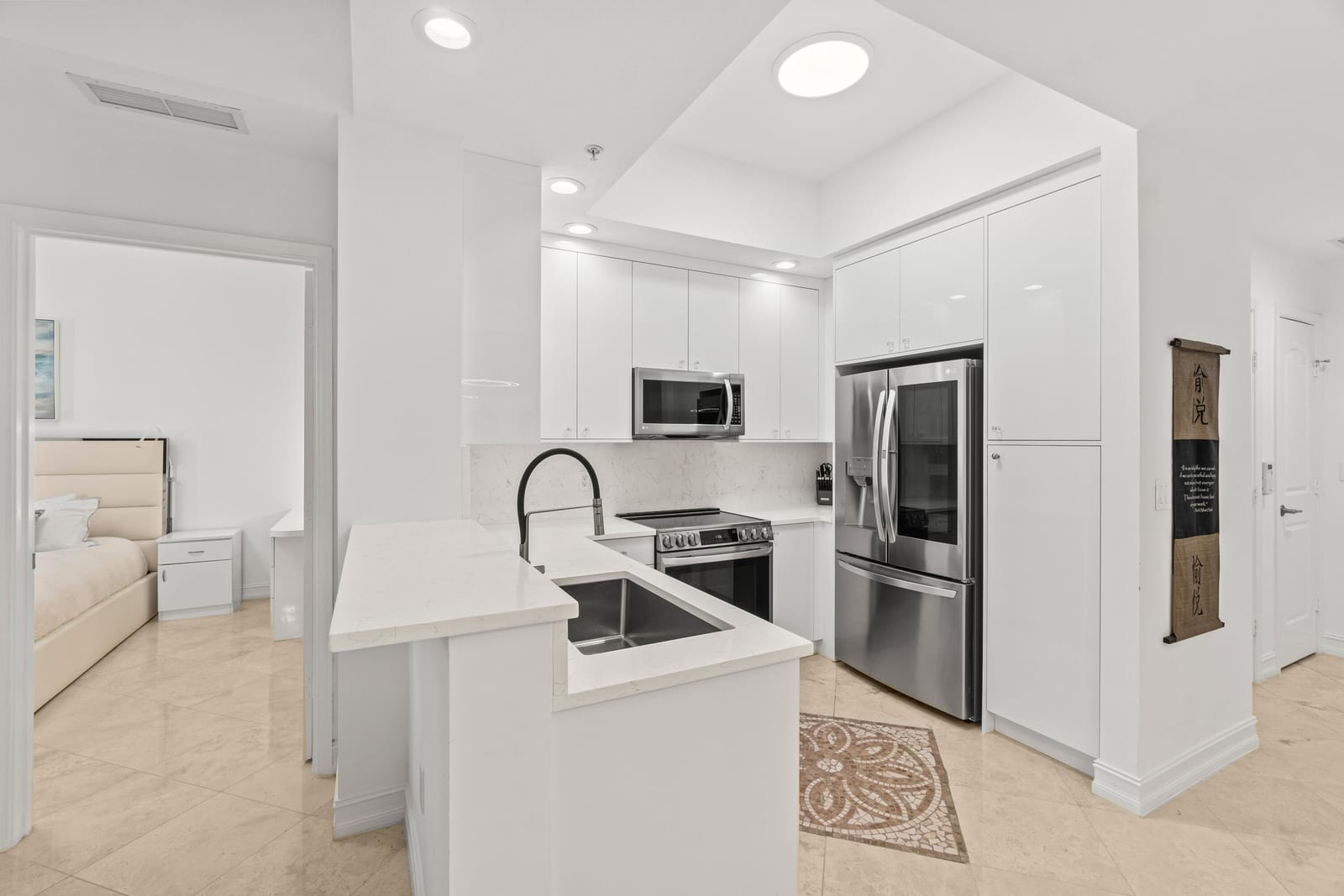 701 S Olive Avenue 1014 — photo 3