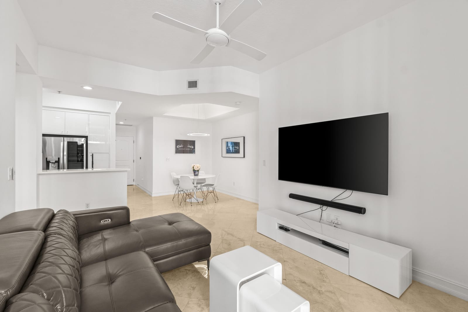 701 S Olive Avenue 1014 — photo 4