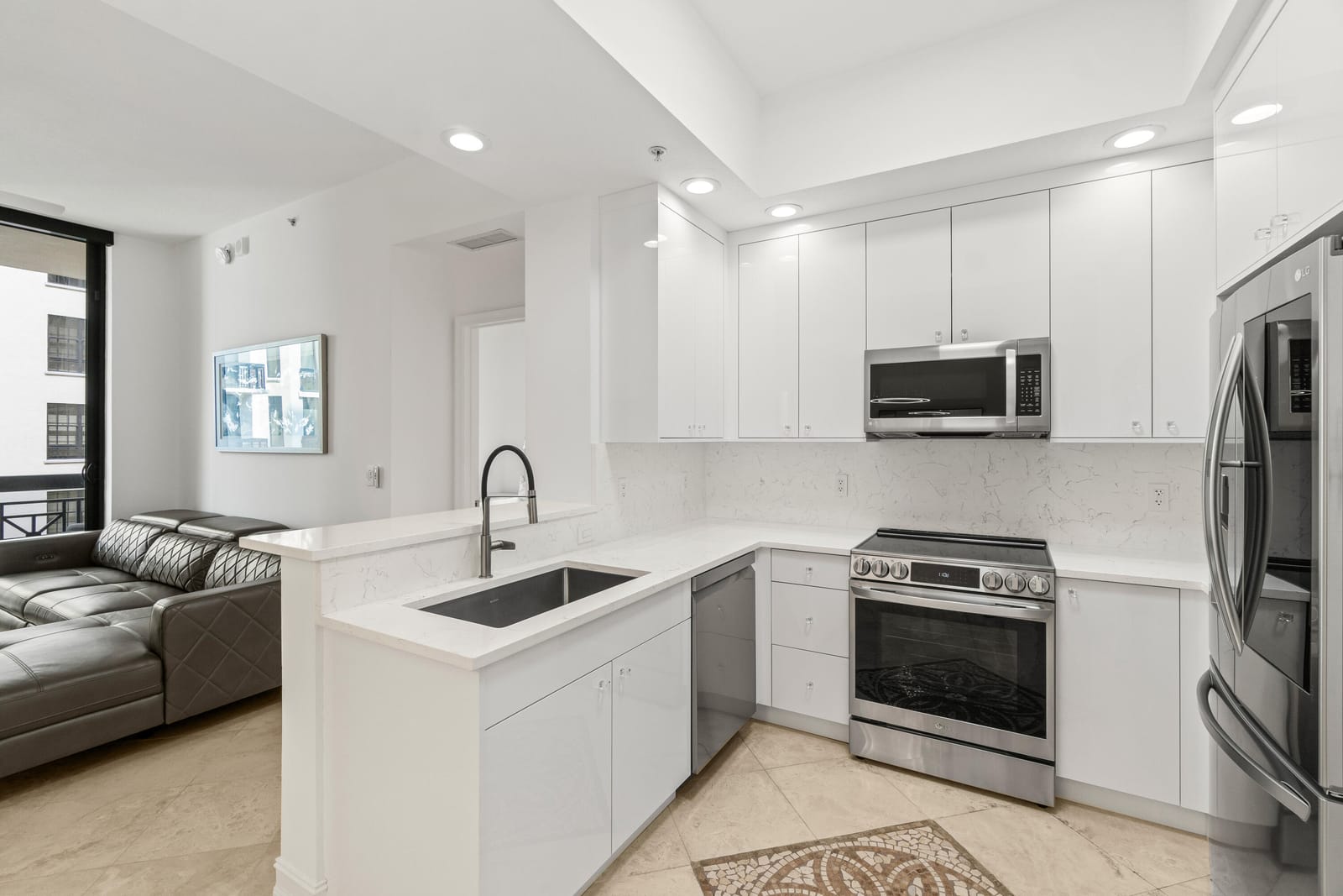 701 S Olive Avenue 1014 — photo 7
