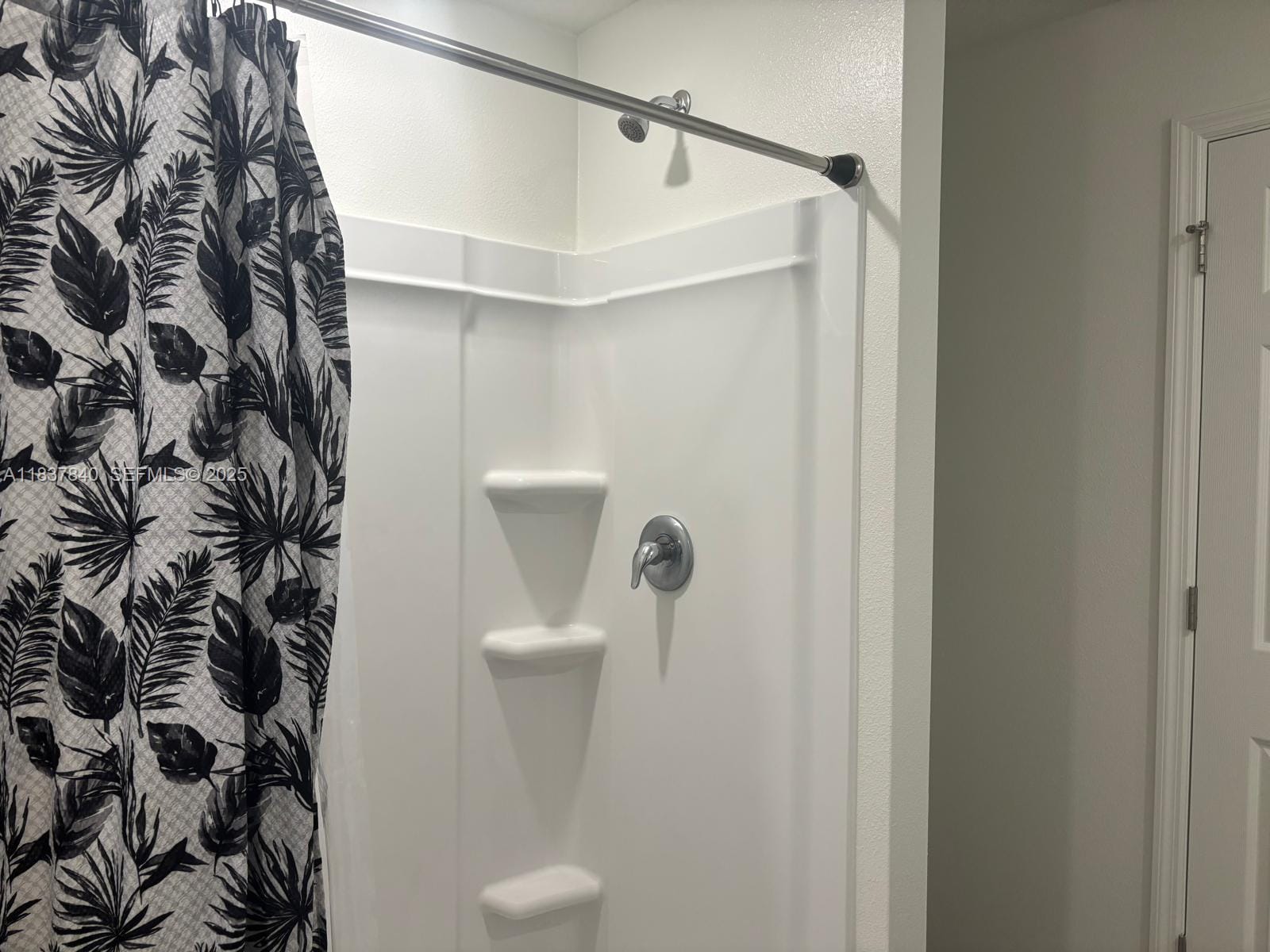 1073 SW Eureka Avenue 1073 — photo 12