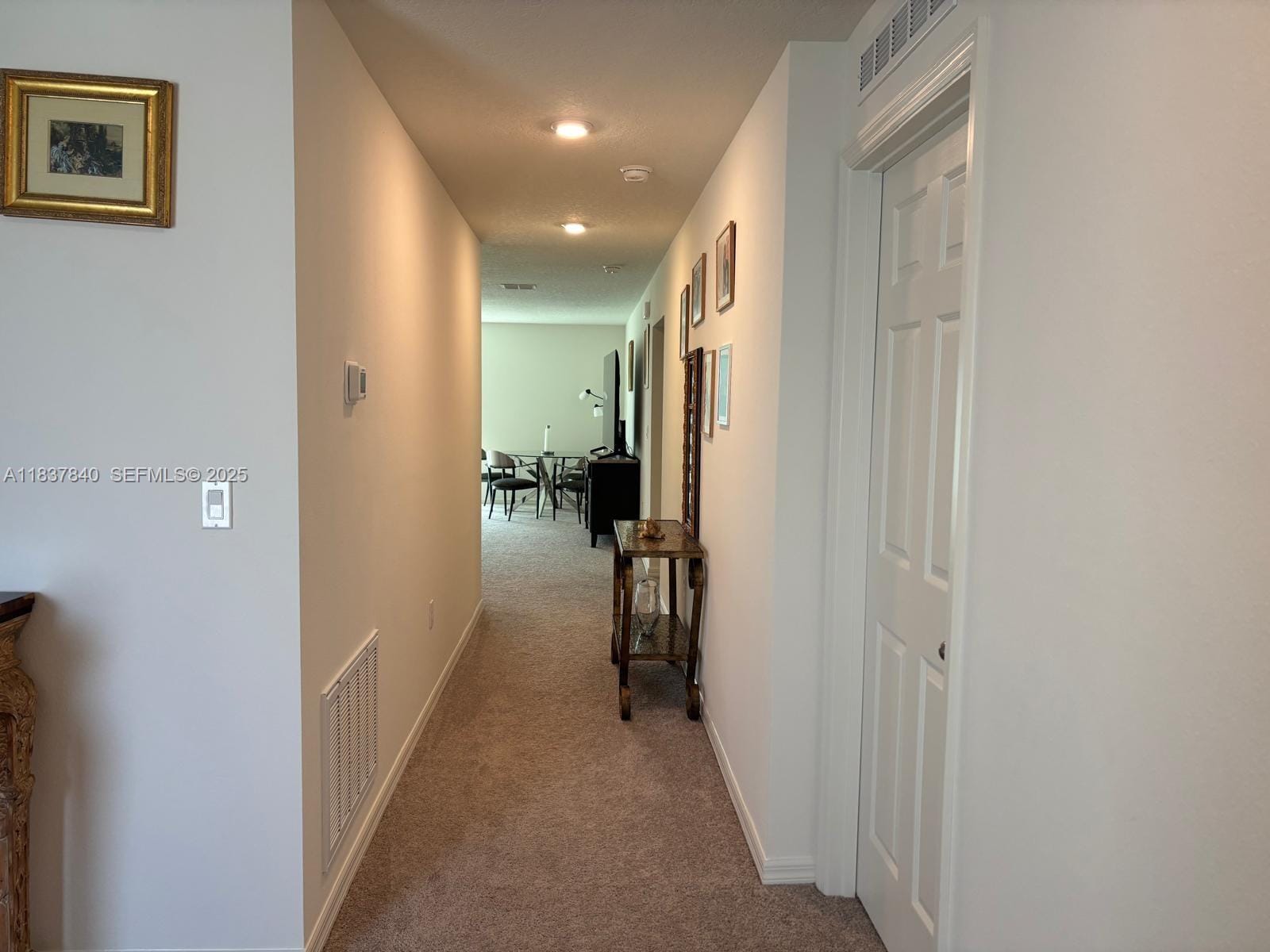 1073 SW Eureka Avenue 1073 — photo 3