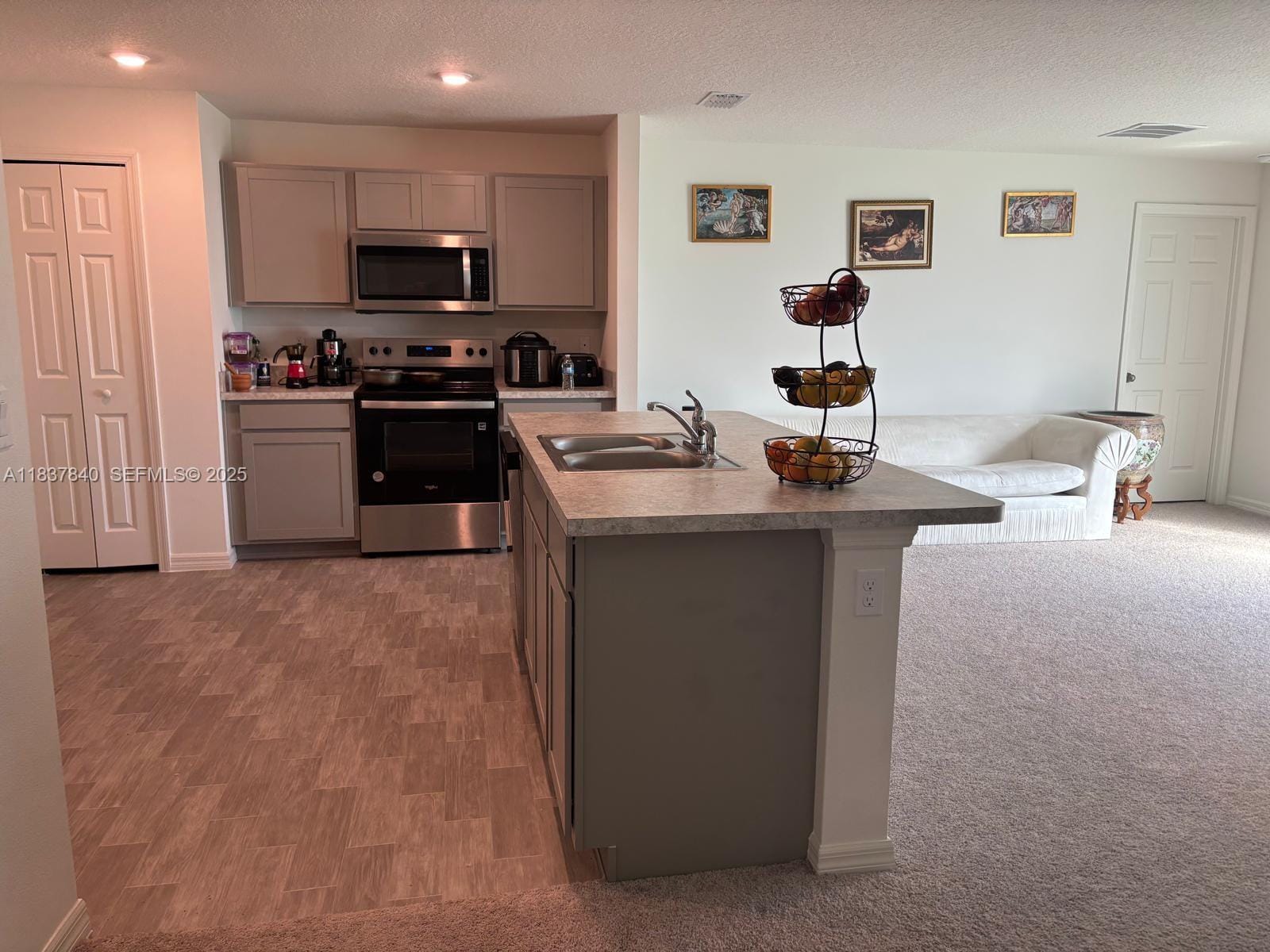 1073 SW Eureka Avenue 1073 — photo 4
