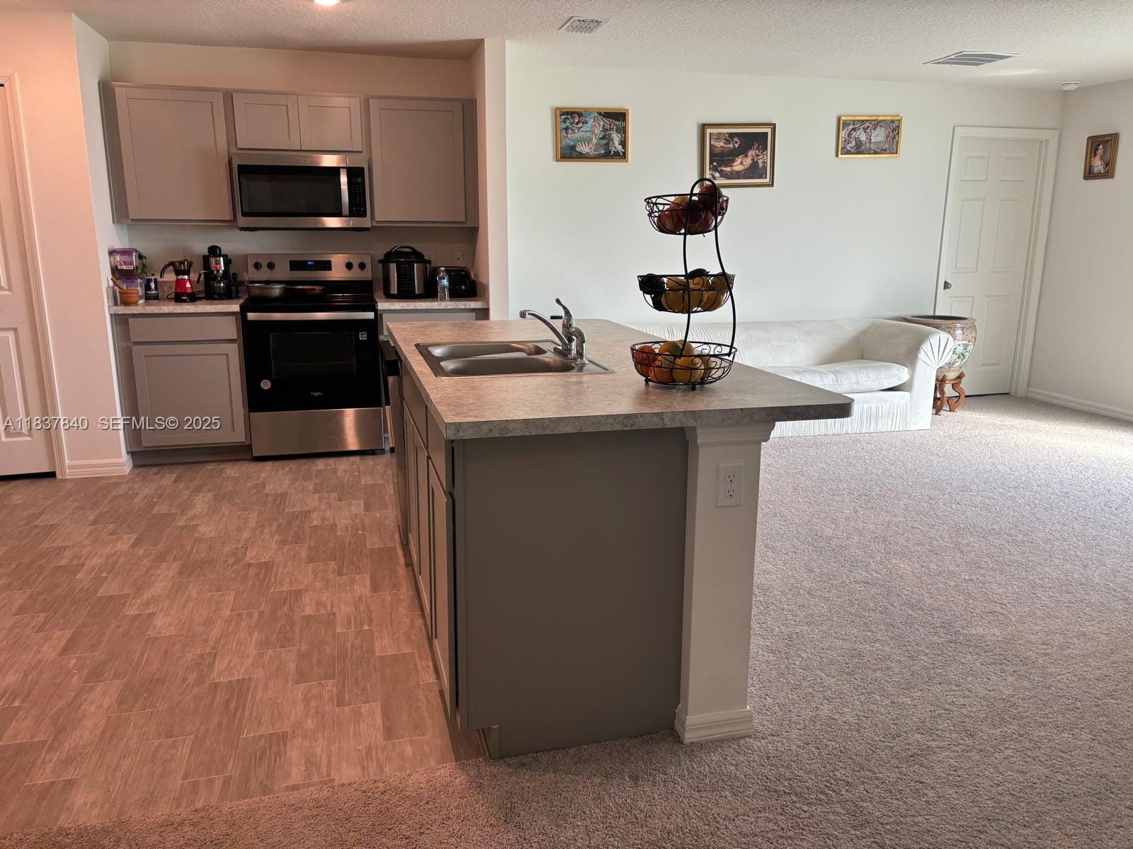 1073 SW Eureka Avenue 1073 — photo 5