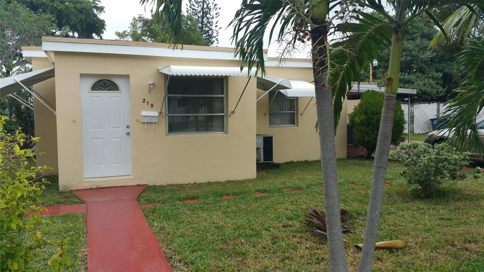 219 NE 4th Street, Hallandale Beach, FL 33009