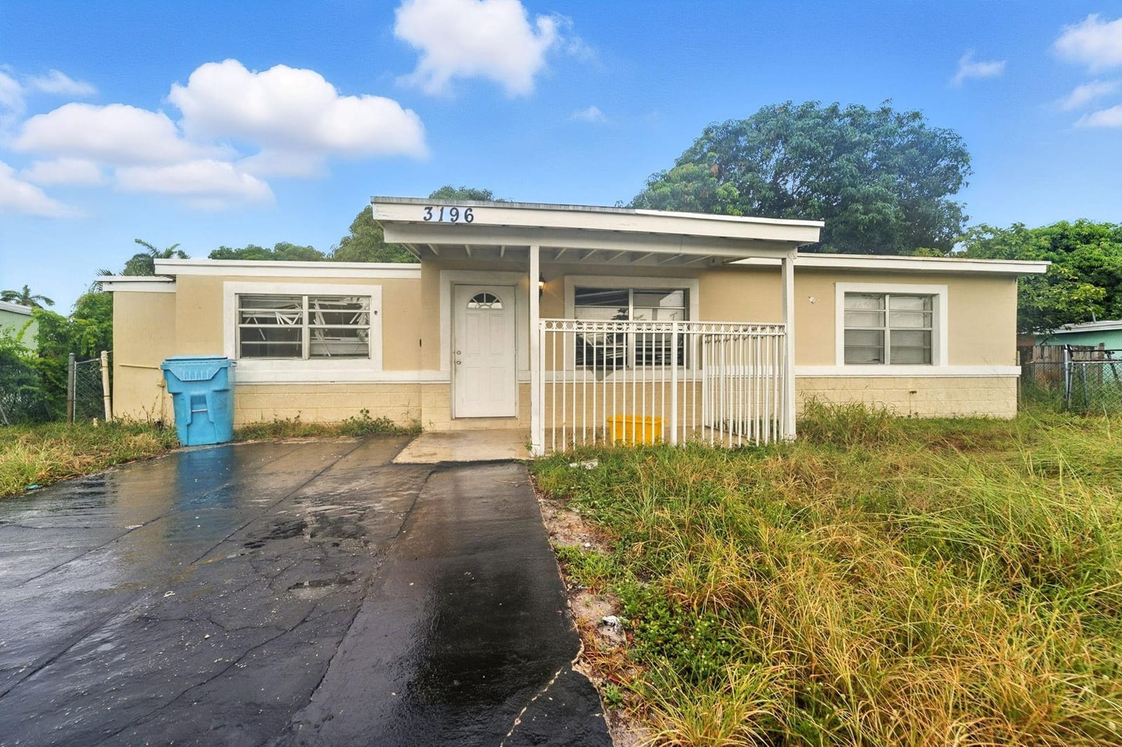 3196 N Seacrest Boulevard, Boynton Beach, FL 33435 photo 1