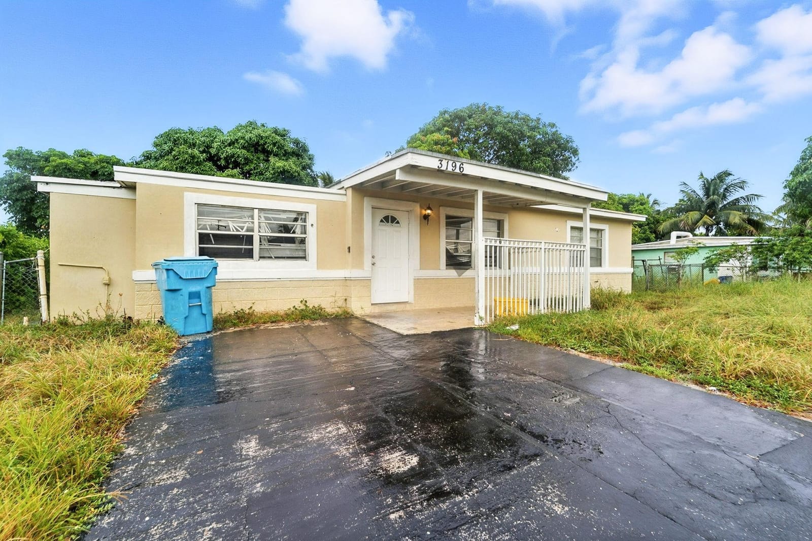 3196 N Seacrest Boulevard, Boynton Beach, FL 33435 photo 2